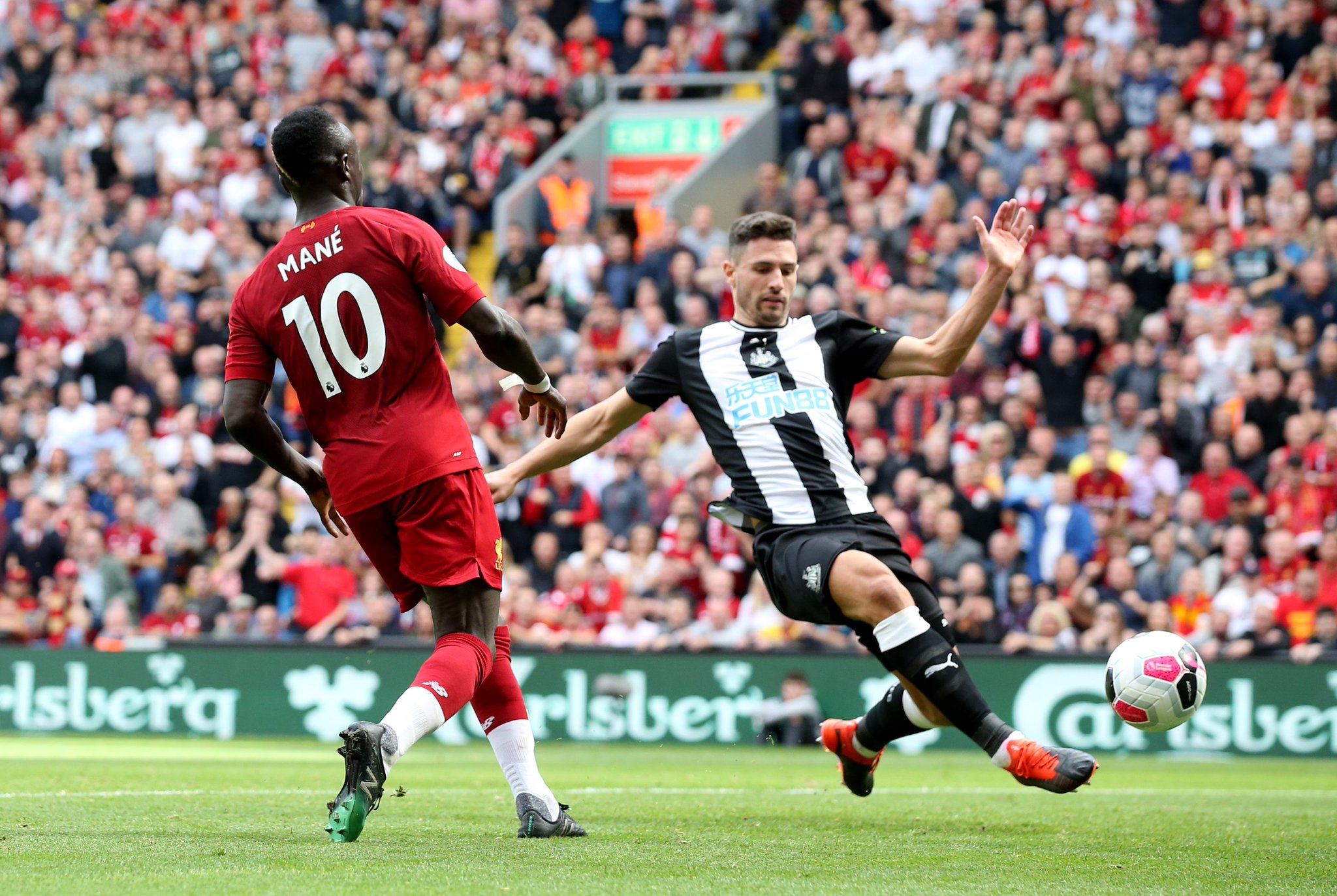 也是对她比 也是对她比